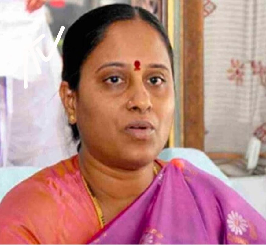 Minister Konda Surekha Announces ₹10 Lakh Compensation for Tiger Attack Victim’s Family