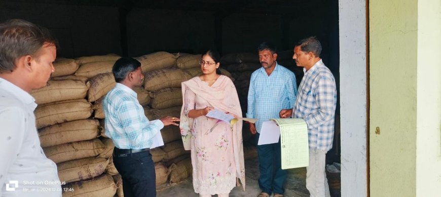 “Sub-Collector Shraddha Shukla Visits Paddy Procurement Centers and Reviews Development Activities