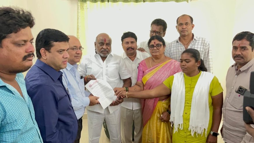 Former Minister Jogurammana Submits Memorandum to Dedication Commission Chairman