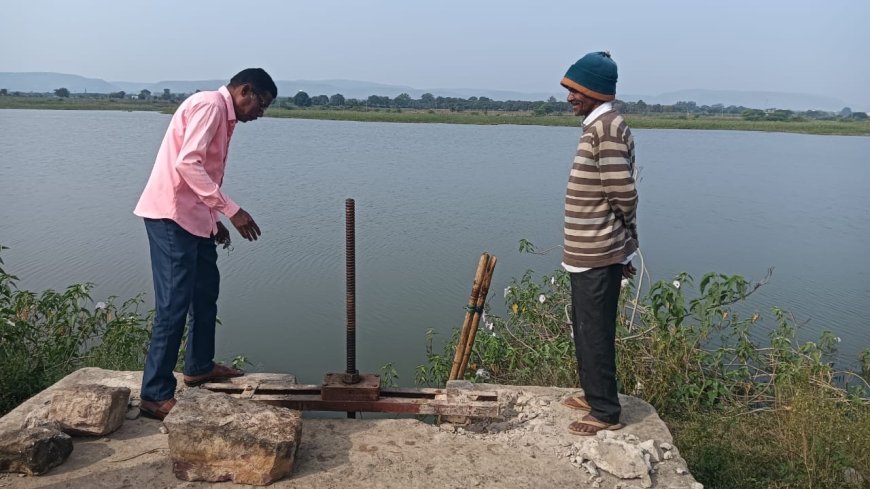 Tank Bund Destroyed in Kasipeta, Water Wasted  Temporary Repairs by Irrigation Staff