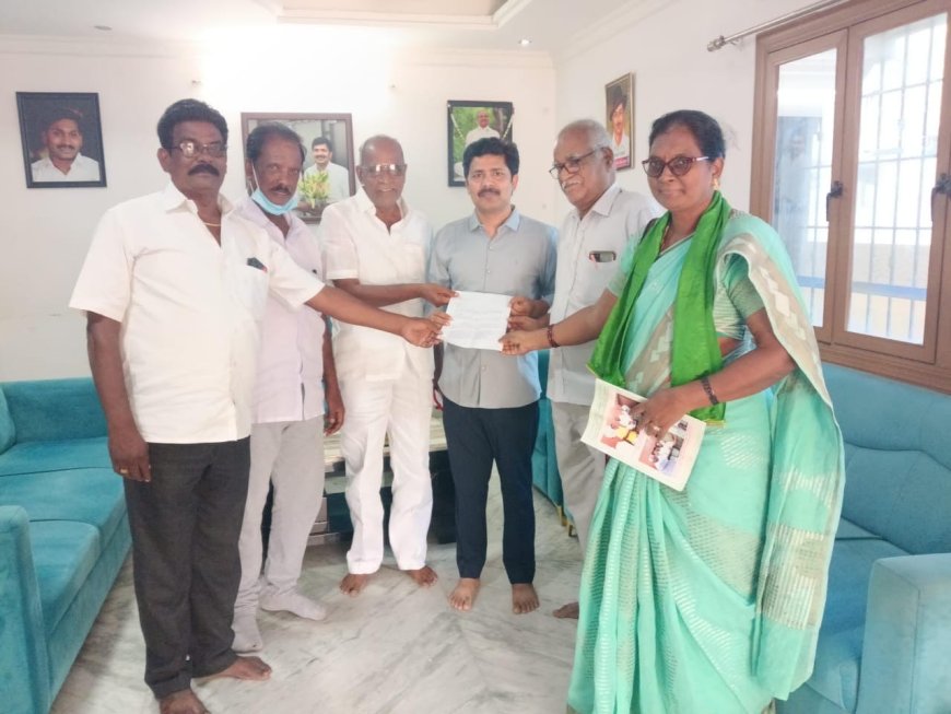 Farmers’ Leaders Submit Memorandum to Tirupati MP Maddela Gurumoorthy