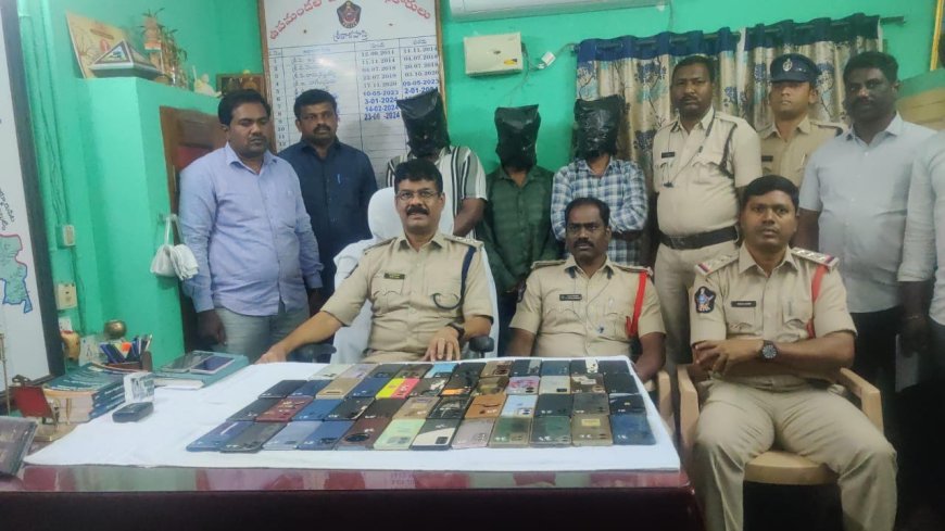 Cell Phone Thieves Nabbed in Srikalahasti